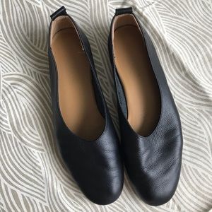Everlane Day Glove flat 6.5